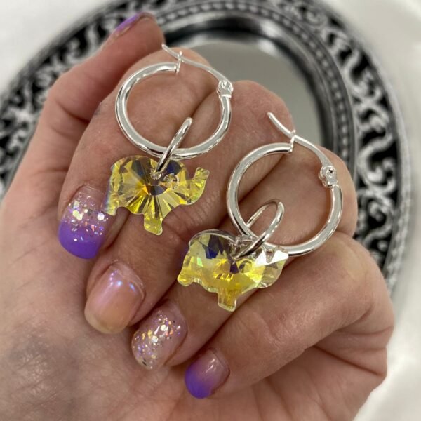 argollas clasicas con dije cristal elefante